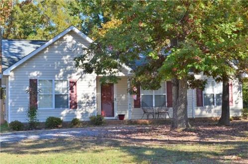 937 Mill St, Olive Branch, NC 28103-1326