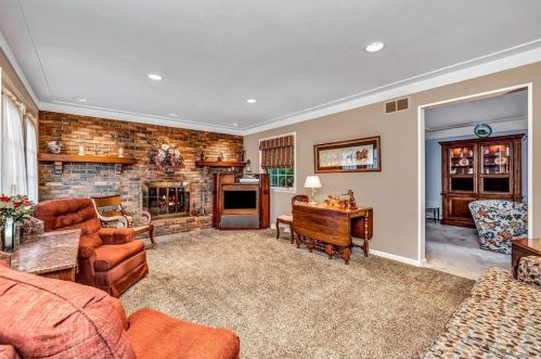 2002 Beechcroft Ct, Cincinnati OH 45233-1713 exterior