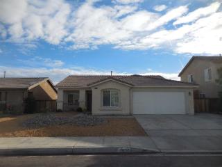 13653 Del Haven St, Victorville, CA 92392-8911