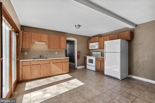 314 Derstine Ave, Lansdale PA 19446-3536 exterior