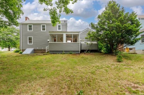 55 Forest St, Hartford CT  06118-2311 exterior