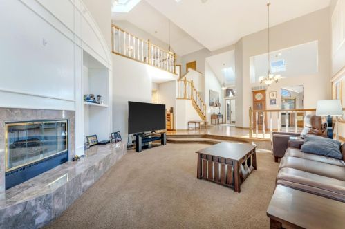 647 Brookside Dr, Crown Point IN  46307-4369 exterior