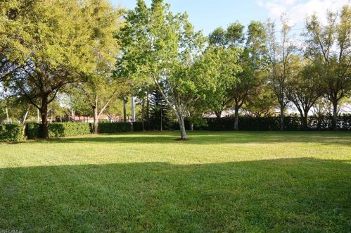 2021 Isla De Palma Cir, Naples, FL 34119-3405