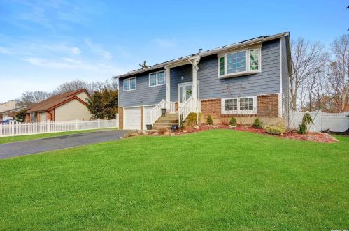 883 Greenbelt Pkwy, Holbrook, NY 11741-4200