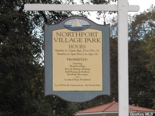 52 Prospect Ave, Northport NY  11768-3034 exterior