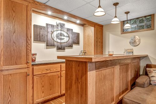 609 Waldo Blvd, Manitowoc WI  54220-2829 exterior