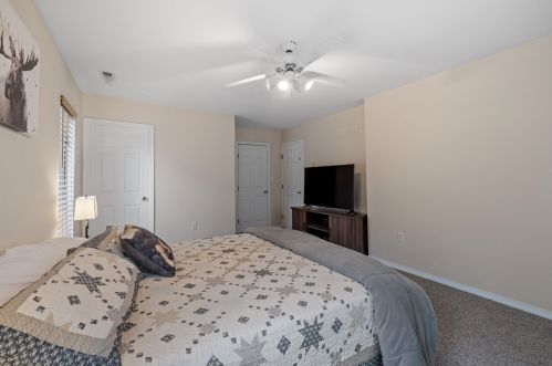 5 Wildwood Dr, Ellsworth NH  03223-4260 exterior