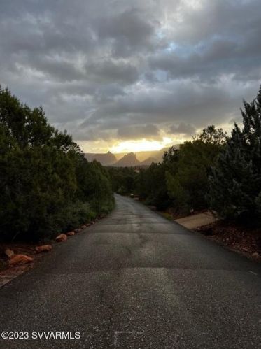 375 Shadow Rock Dr, Sedona AZ 86336-3451 exterior