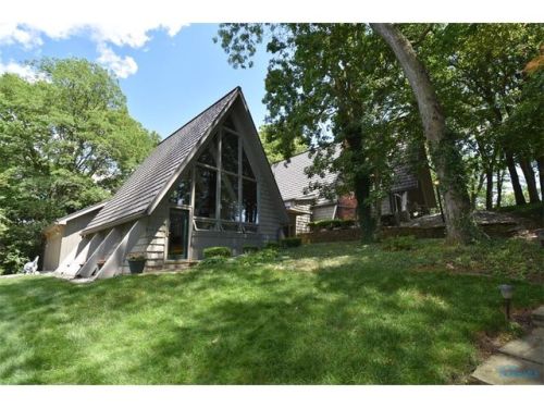570 River Rd, Waterville, OH 43566-1526
