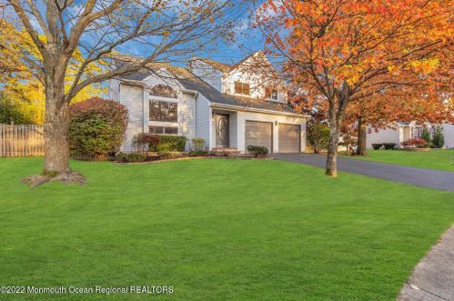 124 Canis Dr, Bricktown, NJ 08724-3965