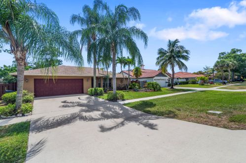 14248 Paddock Dr, West Palm Beach, FL 33414-7812