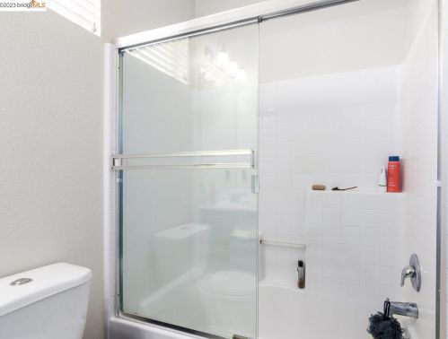 415 Sonnet Ct, Oakley CA  94561-5087 exterior