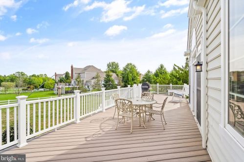 20906 Mcintosh Pl, Leesburg VA  20175-6372 exterior