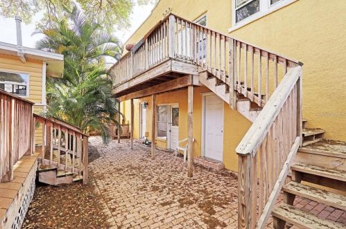 920 16 Ave, Saint Petersburg FL  33707-4113 exterior