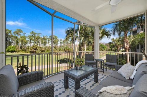 4873 Hampshire Ct, Naples FL  34112-8425 exterior