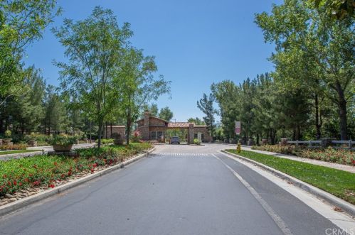 169 Canary Crk, Beaumont CA  92223-7311 exterior