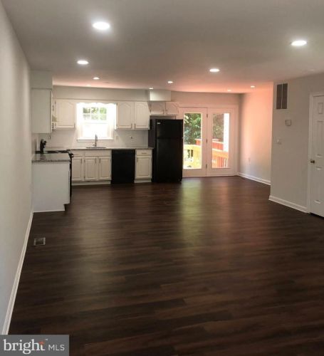 12771 Lockleven Ln, Woodbridge VA  22192-5027 exterior
