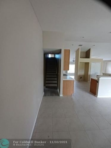 298 Carter Ave, Fort Pierce FL 34983-3006 exterior