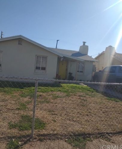 105 Moneta Ave, Bakersfield, CA 93308-4325