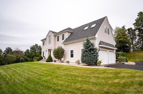 162 Fox Hill Dr, Rocky Hill, CT 06067-2811