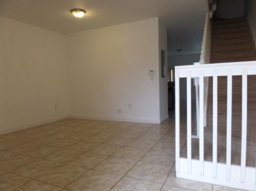 8870 35th Ave, Hialeah, FL 33018-1725