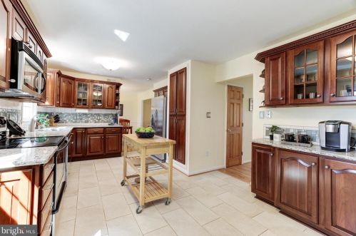 13601 Brass Harness Ct, Herndon VA  20171-3364 exterior