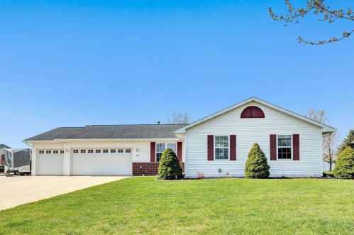 1630 Van Rd, Green Bay, WI 54311-6202