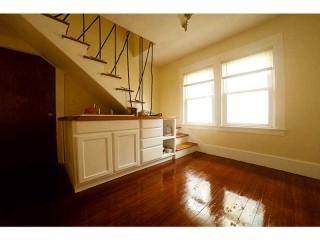 10 Russell Ave, Middletown RI  02840-1724 exterior