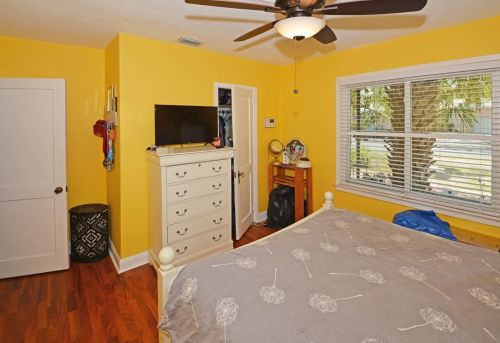 2439 8th Ave, Saint Petersburg FL  33712-2003 exterior