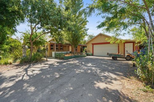 516 Q St, Rio Linda, CA 95673-1425