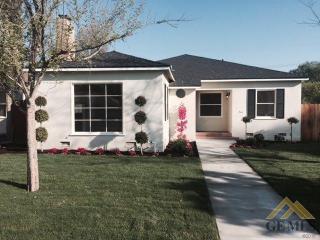 3000 19th St, Bakersfield, CA 93301-3121