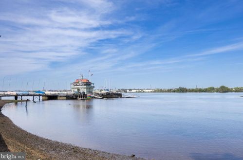 116 Howard St, Riverton NJ  08077-1328 exterior