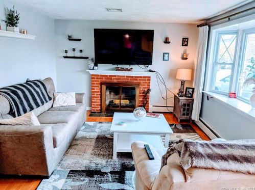 35 Varmor Dr, New Britain, CT 06053-1051