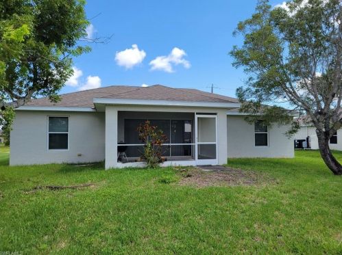 402 18th St, Cape Coral, FL 33909-5227