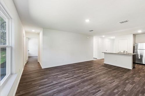 2208 Sayle St, Greenville TX  75401-3138 exterior