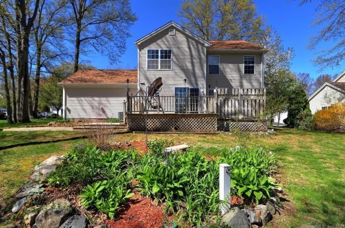 31 Lookout Hill Rd, Milford, CT 06461-1878