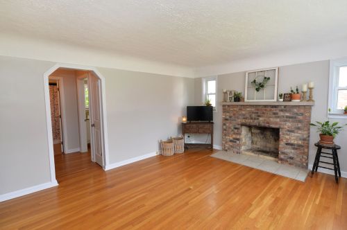 21 Woodland Ave, Florence, KY 41042-2305