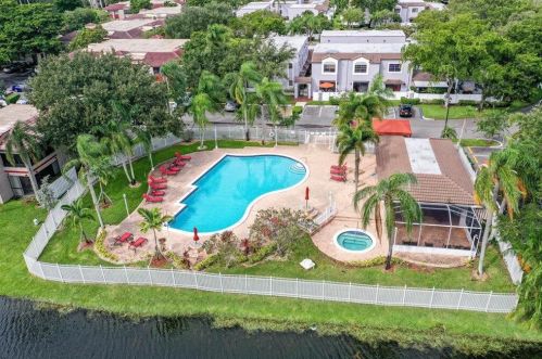 11612 11th St, Hollywood FL 33026-3837 exterior