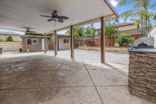 576 Bramblewood Ave, Lathrop CA 95330-9370 exterior