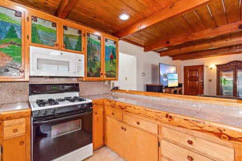 241 Whipple Dr, Big Bear City CA  92314-9752 exterior