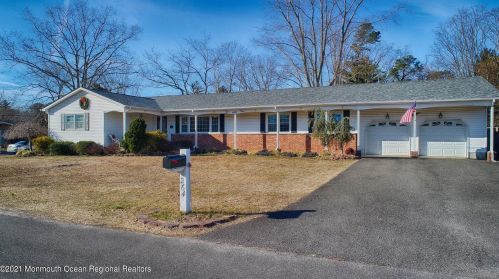 264 Delaware Dr, Bricktown, NJ 08723-6538