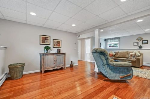 9 New Castle Dr, Washingtonville NY  10992-1735 exterior