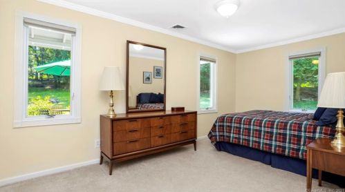 38 Candle Hill Rd, Danbury CT  06812-2414 exterior