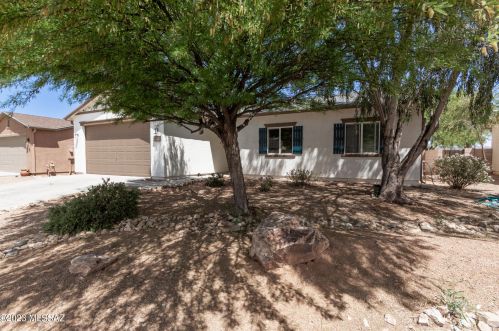 8354 Kittiwake Ln, Tucson, AZ 85757-7921