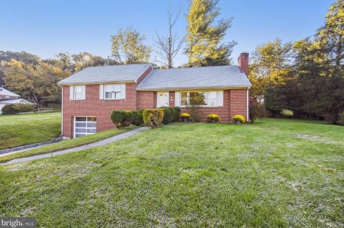 13100 Furnace Mountain Rd, Lovettsville VA  20180-2418 exterior