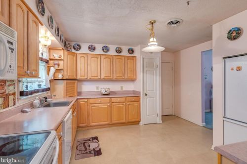 533 Morison St, Charles Town WV  25414-1144 exterior