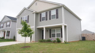 3902 Creekmoore Dr, Winston Salem, NC 27101-2274