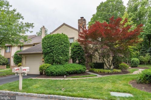 1 Highgate Ln, Blue Bell, PA 19422-2157