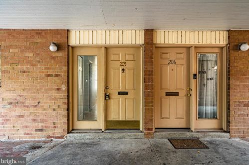 205 Centre Ave, Norristown, PA 19403-3220