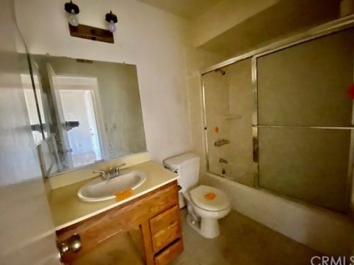 700 La Veta Ave, Orange CA  92866-2742 exterior